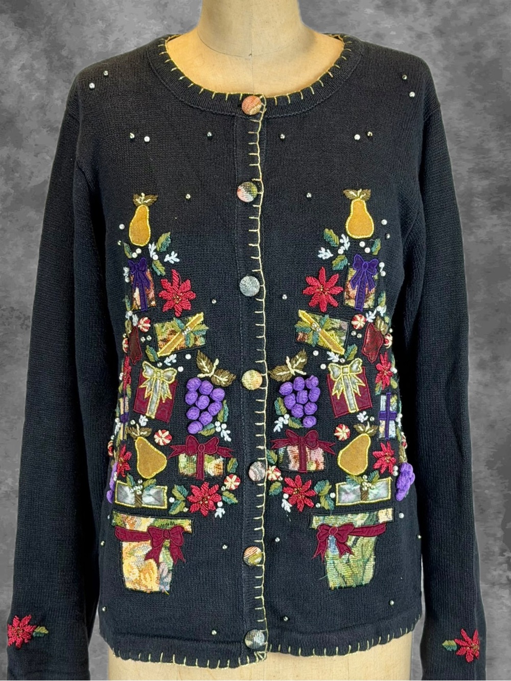 VINTAGE 90s Christmas fruit pear tree embroidered graphic sweater cardigan black